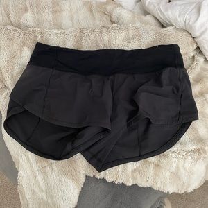 black lululemon shorts